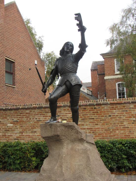 Statue honoring the fallen king of England, Richard III.