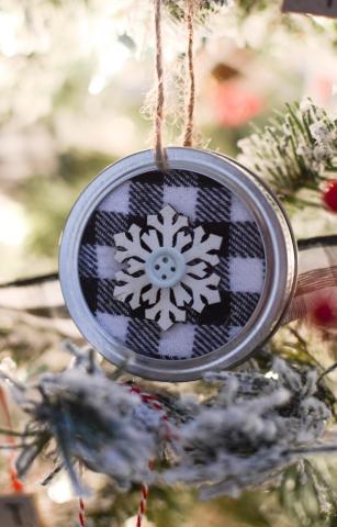 Christmas Mason Jar Lid Ornament